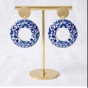 Chinoiserie Blue & White Dangle Earrings - Open Circle Coastal Cottagecore